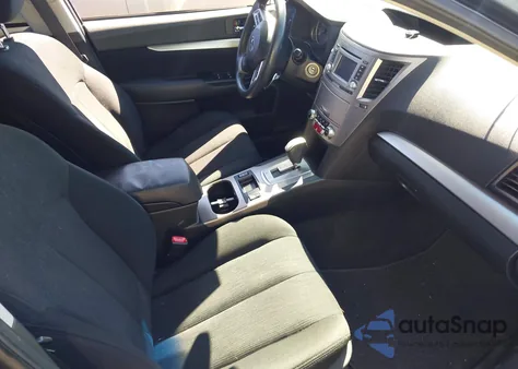 2014 Subaru Outback 2.5I Premium z USA, uszkodzony, nr VIN 4S4BRBCC7E3300751